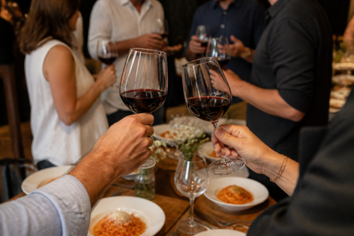 Ibiporã realiza primeira Noite de Massas e Vinhos para empreendedoras