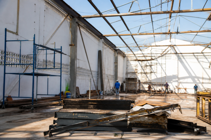 Mercado do Café em Paranaguá ganha novo telhado e banheiros reformados