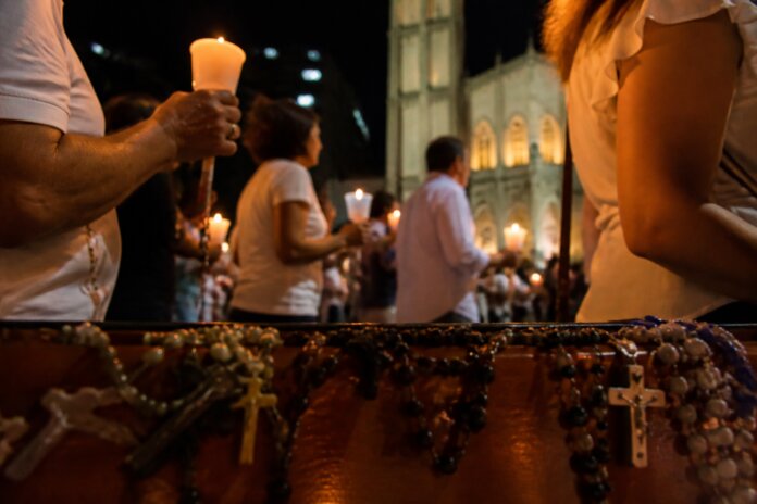 Paranaguá celebra Nossa Senhora do Rosário com procissão e bolo de sete metros