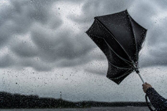 Paraná tem alerta de tempestades até domingo, ventos podem chegar a 100 km/h