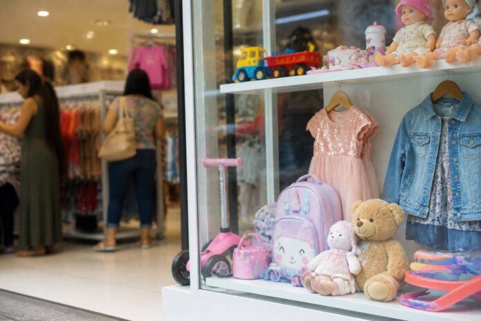 Comércio de Paranavaí se anima com Dia das Crianças, vendas podem crescer até 50%