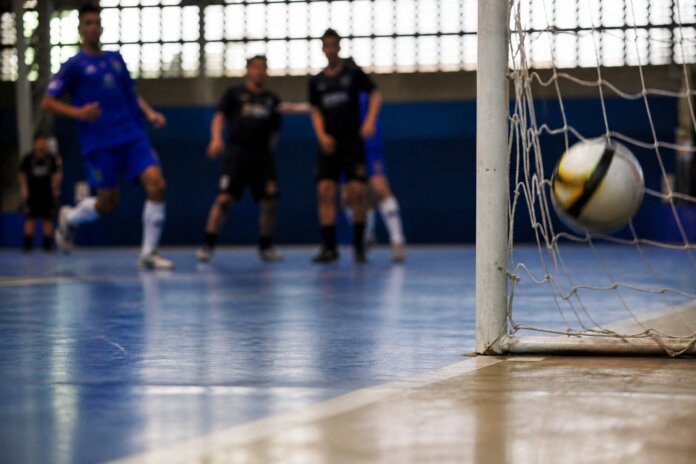 Sub-17 do Cascavel Futsal goleia Sarandi e avança no Paranaense
