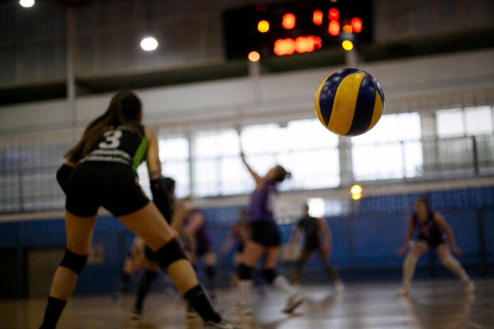 Stein Cascavel vence de virada e abre vantagem na semifinal da LFF