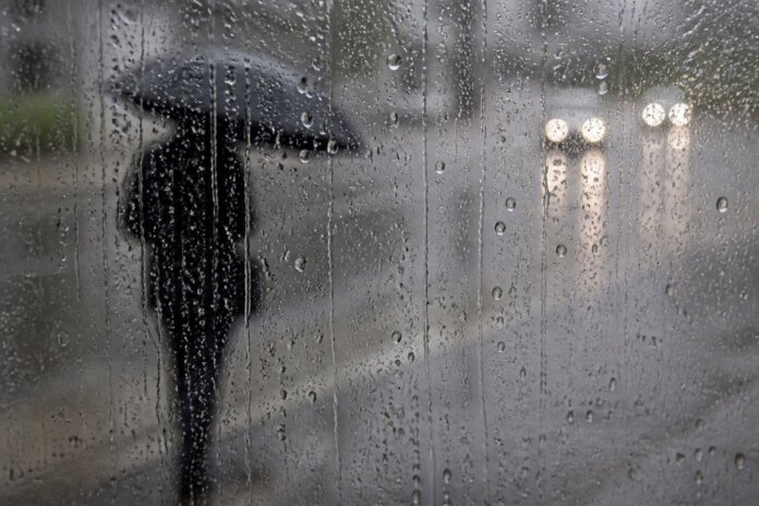 Ponta Grossa tem chuva e frio até terça, aviso de tempestade na região