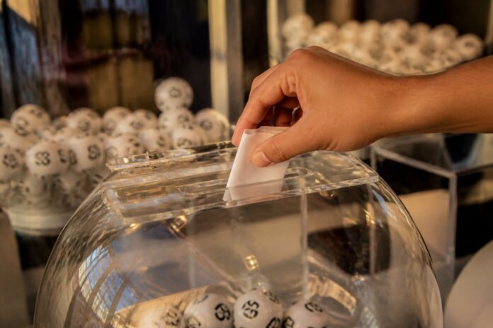 Maringá tem 6 ganhadores de R$ 1 mil no sorteio de outubro do Nota Paraná