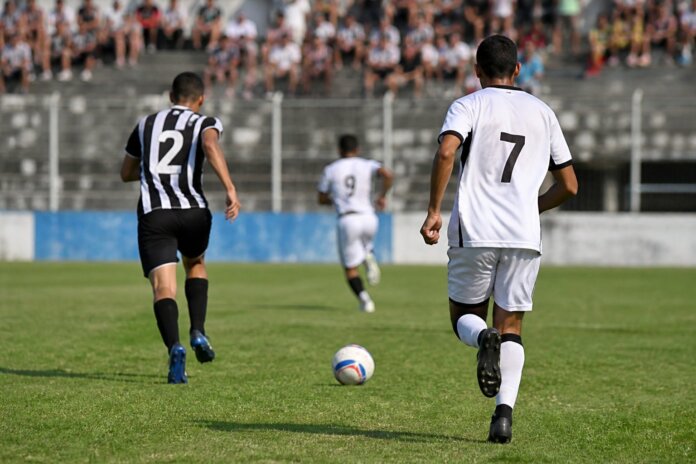 Londrina enfrenta Athletic em São João del-Rei após demitir Micale