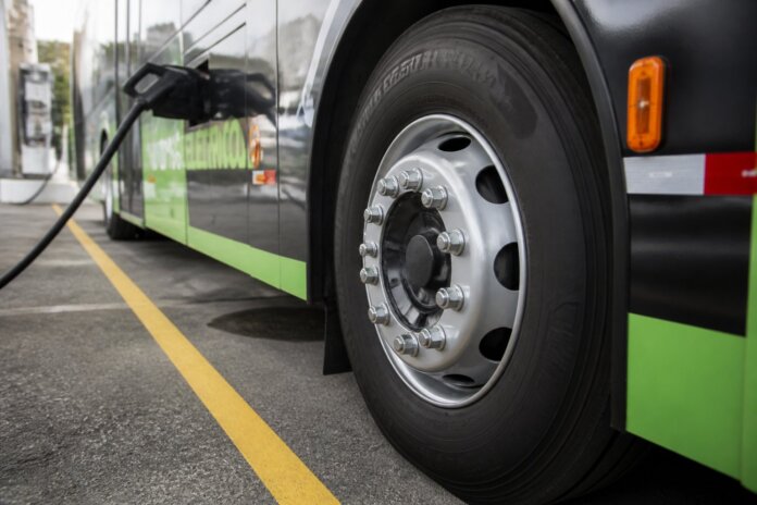 Curitiba lança novo modelo de concessão do transporte, investimento de R$ 3,9 bi inclui 250 ônibus elétricos