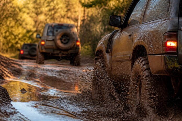 Passeio off-road beneficente em Campo Magro arrecada para combate ao câncer