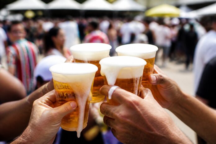Pré-Oktoberfest na avenida Rio Grande do Sul nesta sexta (16) em Marechal Cândido Rondon