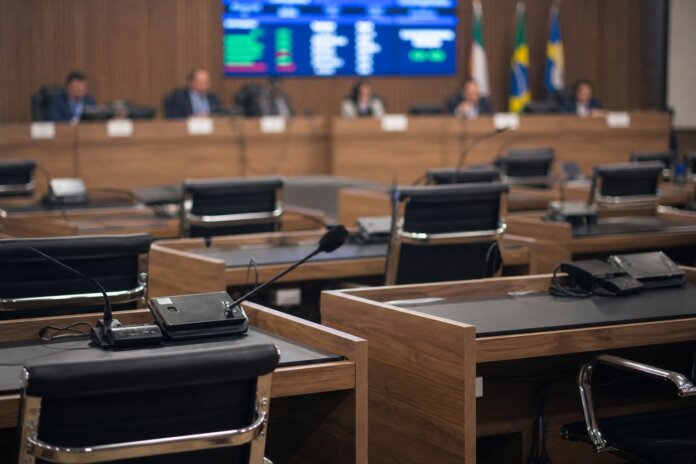 Foz do Iguaçu aprova plano de fiscalização da Câmara