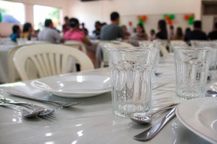 Jantar beneficente no sábado (17) arrecada para pagar 13º do Cimmad em Beltrão
