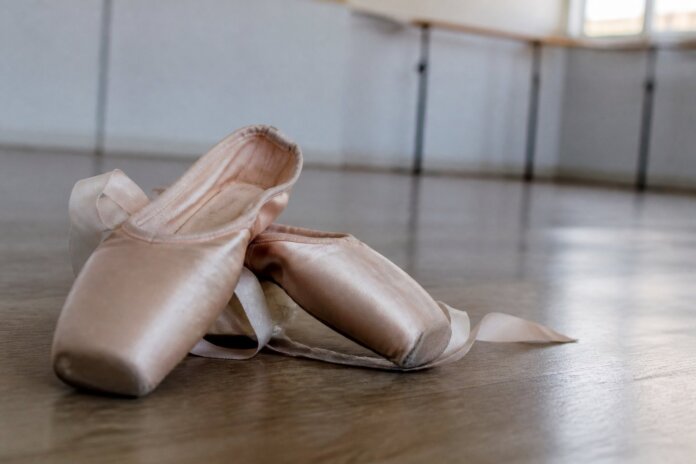 Rolândia abre vagas em oficinas de ballet, canto, capoeira e fanfarra