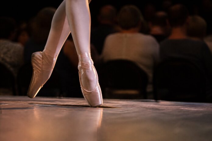 Dança 'Infinito' tem entrada gratuita nesta sexta (16) em Maringá
