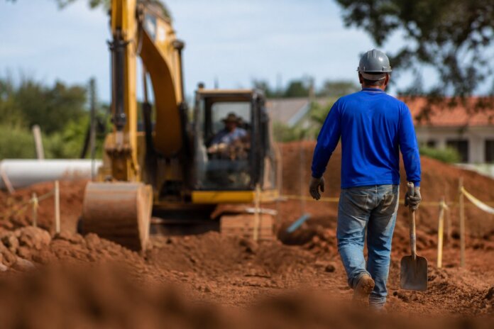 Cemitério Central de Rolândia funciona aos fins de semana para acelerar obras antes de Finados
