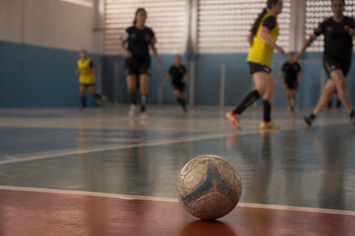 Londrina Futsal/Unopar enfrenta Colombo na semifinal do Paranaense feminino neste domingo (18)