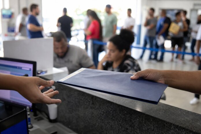 27,1 mil vagas de emprego no Paraná, Cascavel tem 5.269 oportunidades