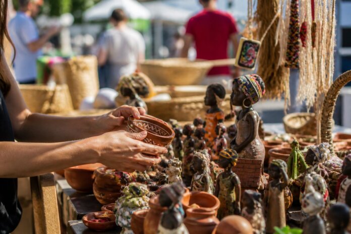 Feira de Castro retorna com três dias de música, artesanato e tradição até domingo (18)
