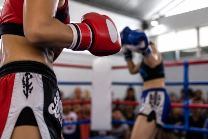 Lívia Fietkoski de Castro é campeã da Copa do Mundo de Kickboxing no Uzbequistão