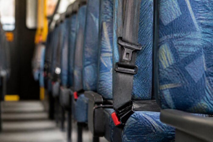 Ônibus da J. Araújo é fiscalizado em Irati após falhas em serviço