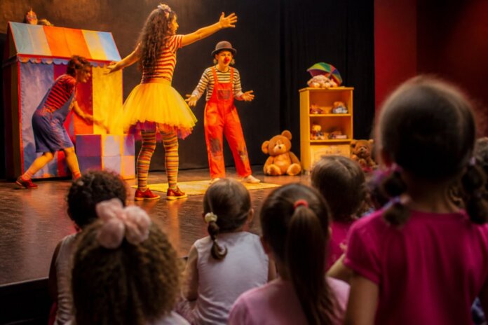 Caixa Ninho, teatro para bebês e crianças pequenas, chega ao Sesc Maringá sexta (23)