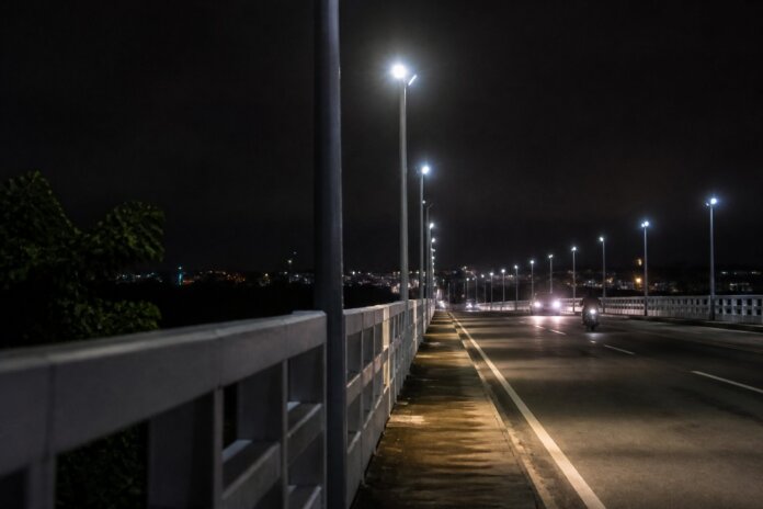 Ponte Ayrton Senna ganha iluminação solar e refletores em Guaíra, obras suspendem até segunda