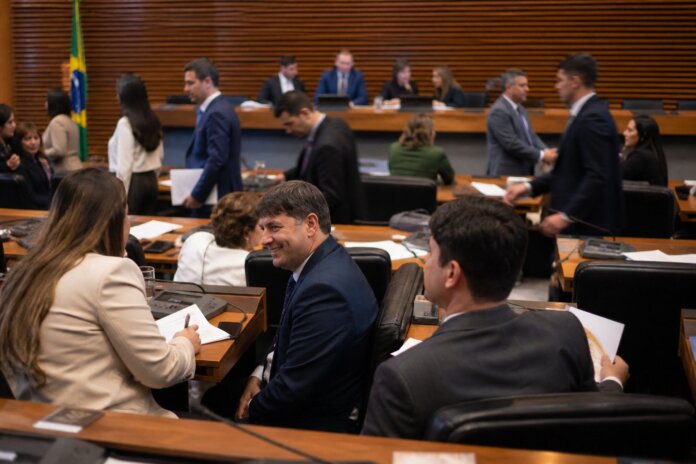 Grupo de entidades pede adiamento de votação sobre custas cartoriais no Paraná