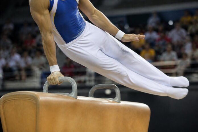 Flávia fica em 12º e Lorrane em 21º no Mundial de Ginástica em Roterdã