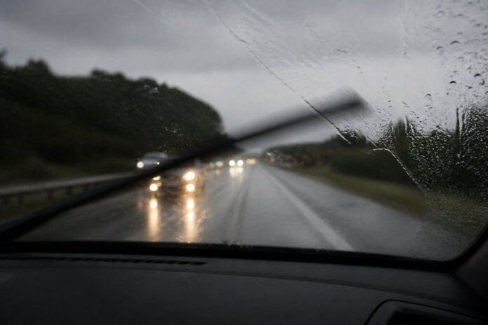 Chuva forte no Paraná: veja como dirigir com segurança nas rodovias