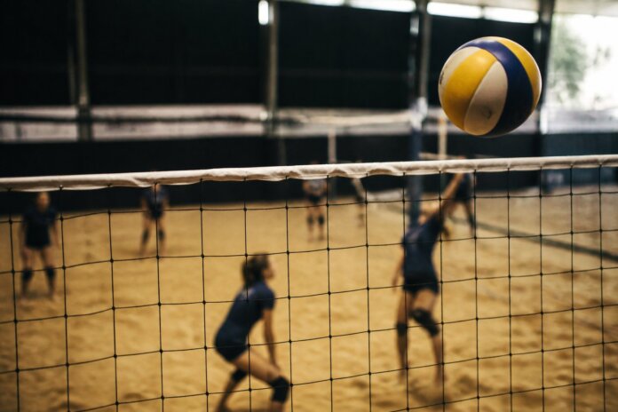 Paranaguá arrecada alimentos em Copa de Voleibol Outubro Rosa com 120 participantes