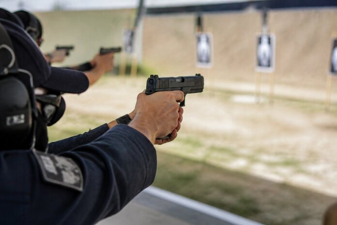 Guardas de Curitiba fazem seleção com prova de tiro e teste físico para Romu