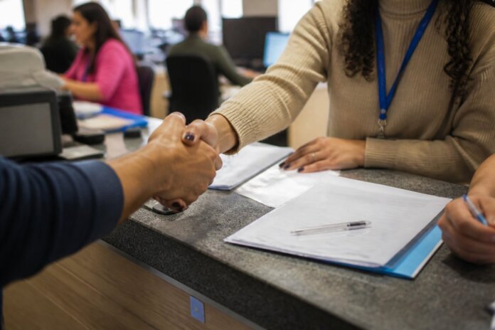 Palmas faz mutirão gratuito para trans e travestis mudarem nome e gênero nos documentos