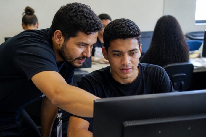 Araucária abre inscrições para curso gratuito de informática básica em 3 de novembro