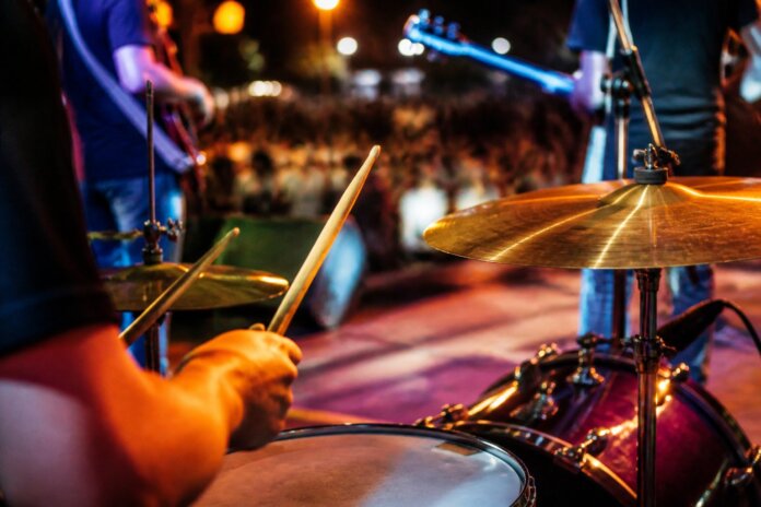 Banda Sonatas toca no Largo Bier Fest 2026 de Guaratuba