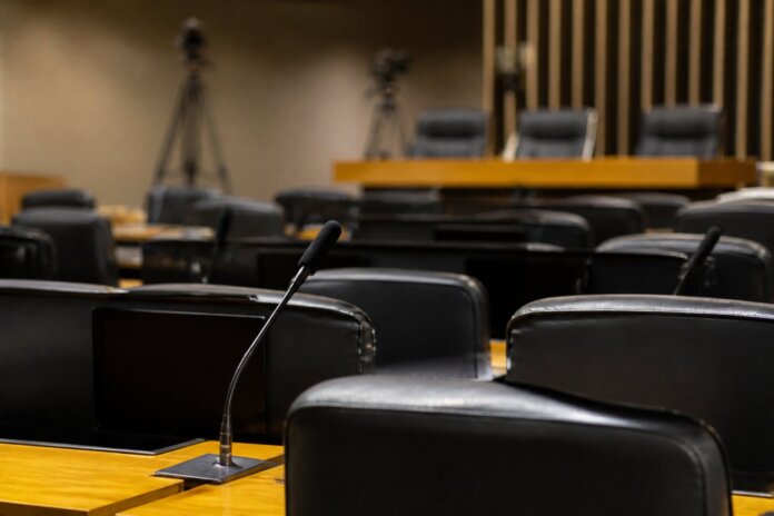 Câmara abre edital para contratar serviços de transmissão das sessões em Cornélio Procópio