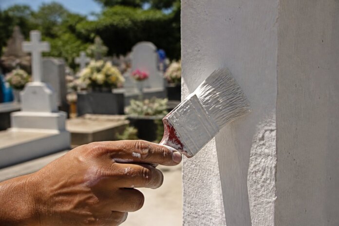 Cemitério de Farol se prepara para Dia de Finados com limpeza e melhorias