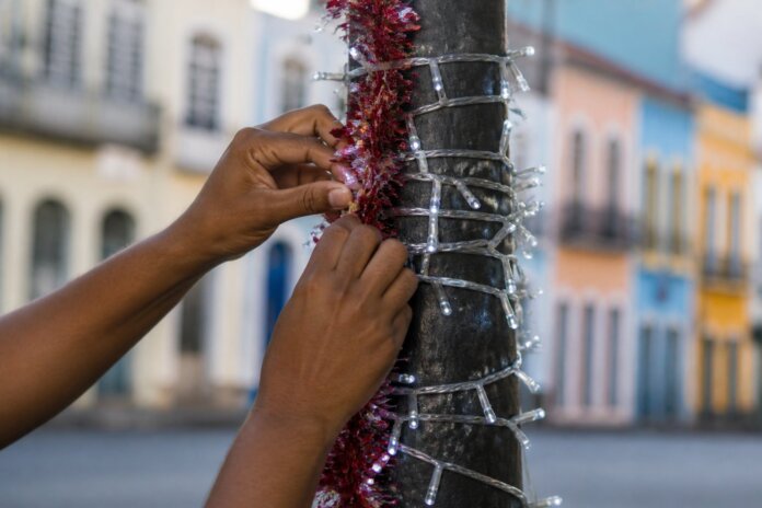 Rolândia começa a decoração natalina em 4 regiões da cidade