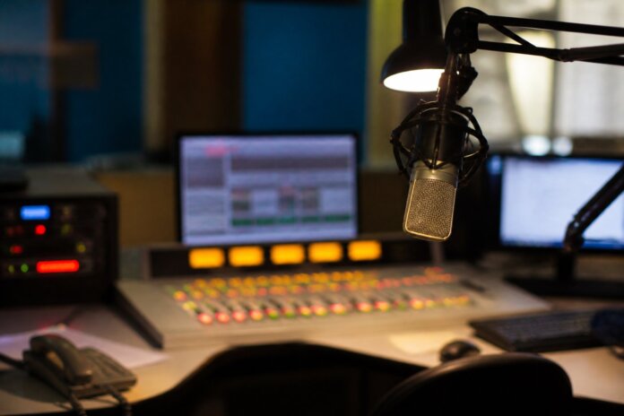 Pedro Machado completa 25 anos no programa Manhã Sertaneja da Caiuá FM em Paranavaí