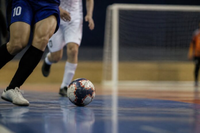 Futsal Sub-18 de Umuarama enfrenta rival por vaga na semifinal do Paranaense