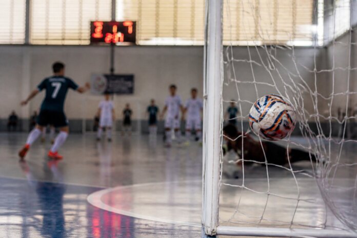 Pato Futsal avança às semifinais do Paranaense após empate com Acel