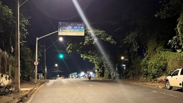 Jardim Progresso ganha iluminação esperada há 60 anos na Avenida Lúcia Helena