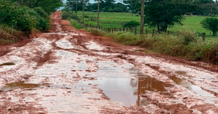 Chuva acumulada em Paranavaí é 40% maior que em 2025 e prefeitura decreta emergência