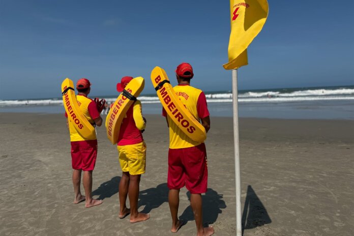 Curso de guarda-vidas voluntário abre 120 vagas no Litoral: inscrições até sexta (27)