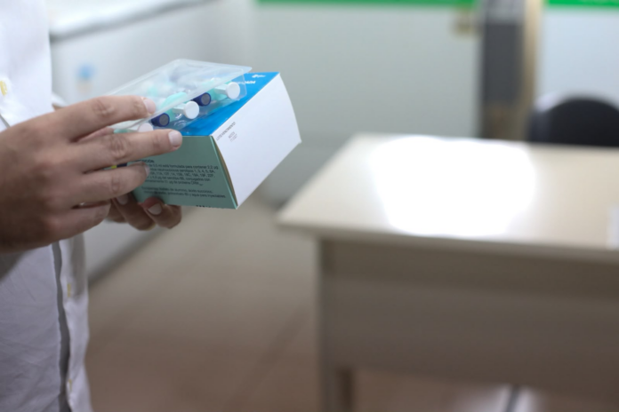 Cascavel inicia vacinação contra pneumonia para idosos acima de 85 anos