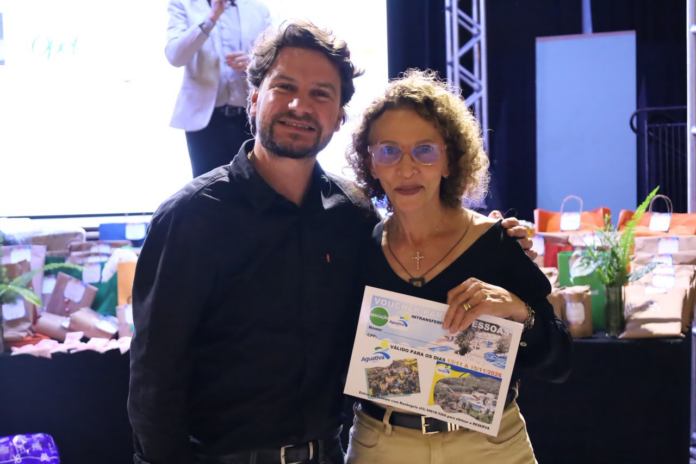 Professores e servidores de Arapongas participam de formação sobre rede municipal de Educação