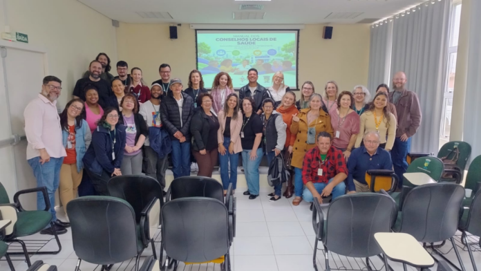 Pinhais apresenta manual para Conselhos Locais de Saúde e reúne conselheiros