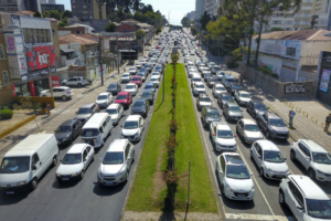 Licenciamento de veículos vence em 27 de novembro para placas com final 8, 9 e 0