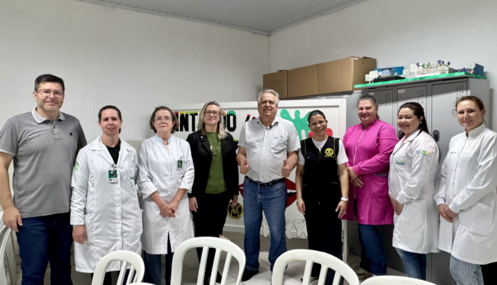 Castro distribui kits de higiene bucal para alunos das escolas municipais