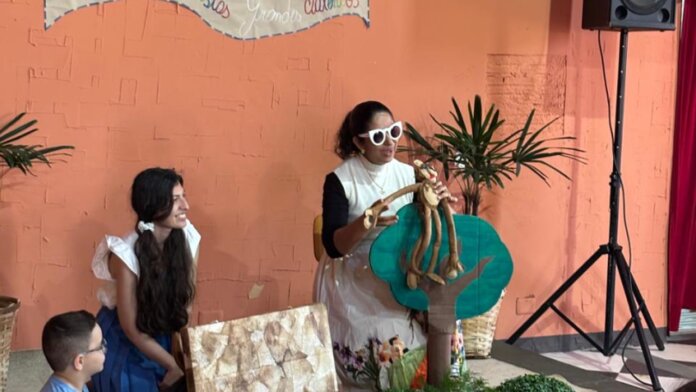 Arapongas apresenta 1º Mini Sarau com música, artes visuais e capoeira na Escola de Artes