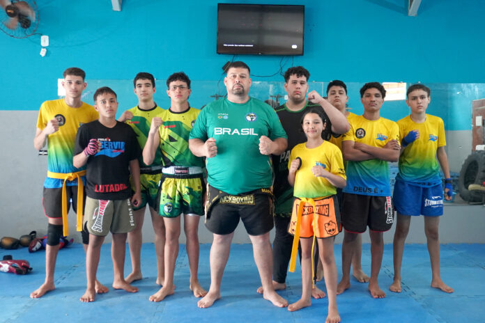Três kickboxers de Londrina retornam do Mundial Sub-18 na Itália com novos aprendizados