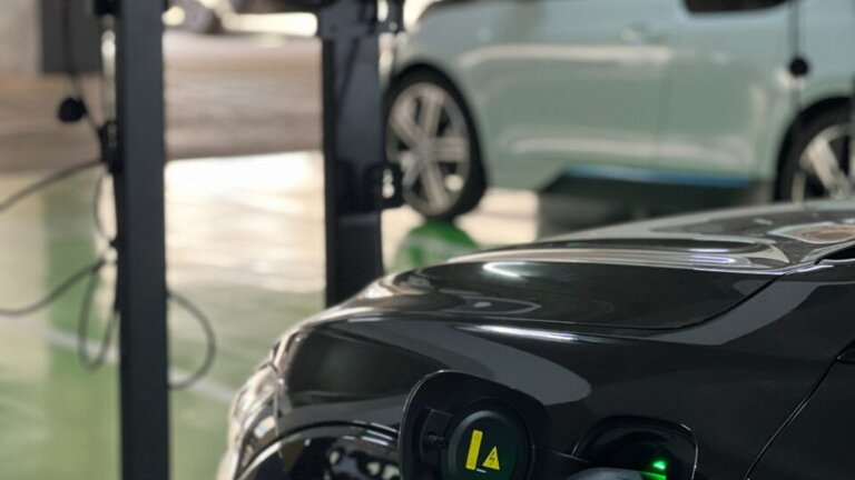 Paraná tem 58 mil carros elétricos e expande rede de recarga